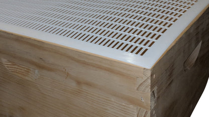 10 Frame Plastic Queen Excluder